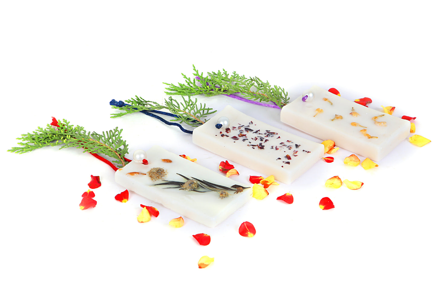Beetroots Eco-Living Soy wax scented air freshener tblet for Wardrobes,Amirah, Soy wax blended with natural essental oils,Non toxic and eco friendly(pack of 3)Rose,Jasmine,Lavender Sachets