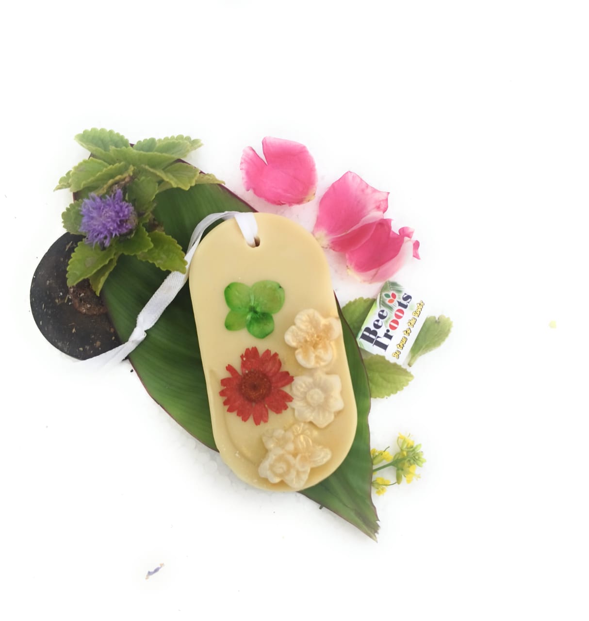 Beetroots Eco-friendly Decorative Soy Wax Aroma Tablet Natural Wardrobe Freshener for wardrobes and closed spaces ,Essential oils infused Non-Toxic Musk fragrance .70gm,(pack of 1)